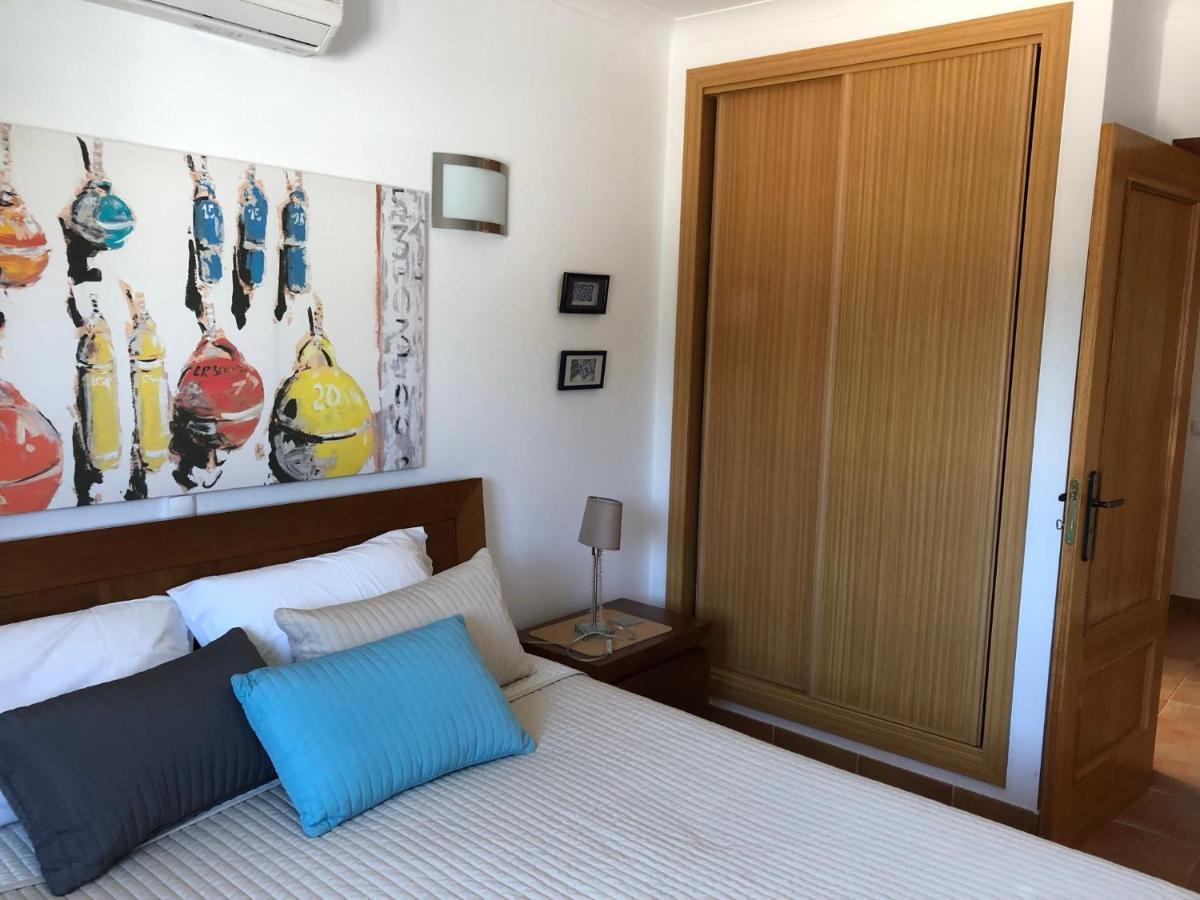 Algarve, Carvoeiro Centre-Ville, Recent Appartement En Duplex Pour 5 Personnes Luaran gambar